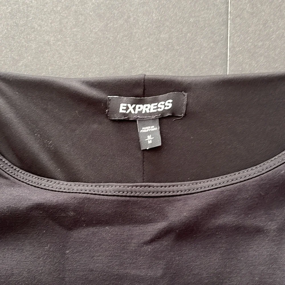 EXPRESS DRESS! - Picture 6 of 7